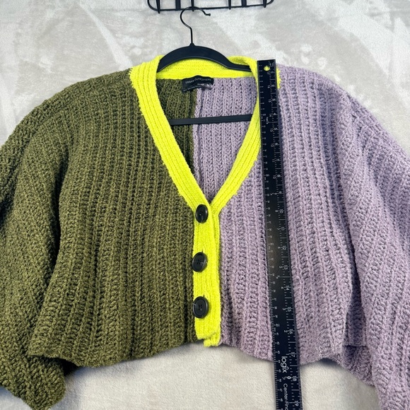 Urban Outfitters Ashlyn Colorblock Batwing Cropped Cardigan | Small - Picture 5 of 8
